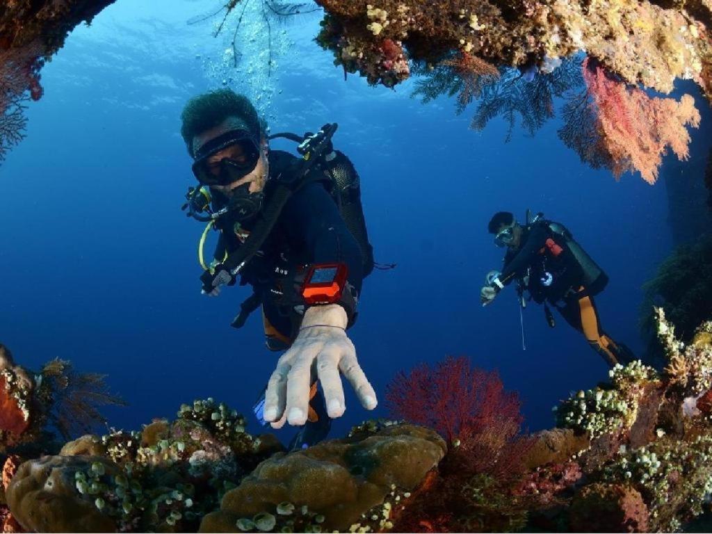 クリスタル オーシャン ビュー ティユラムバン ホテル トゥランベン エクステリア 写真